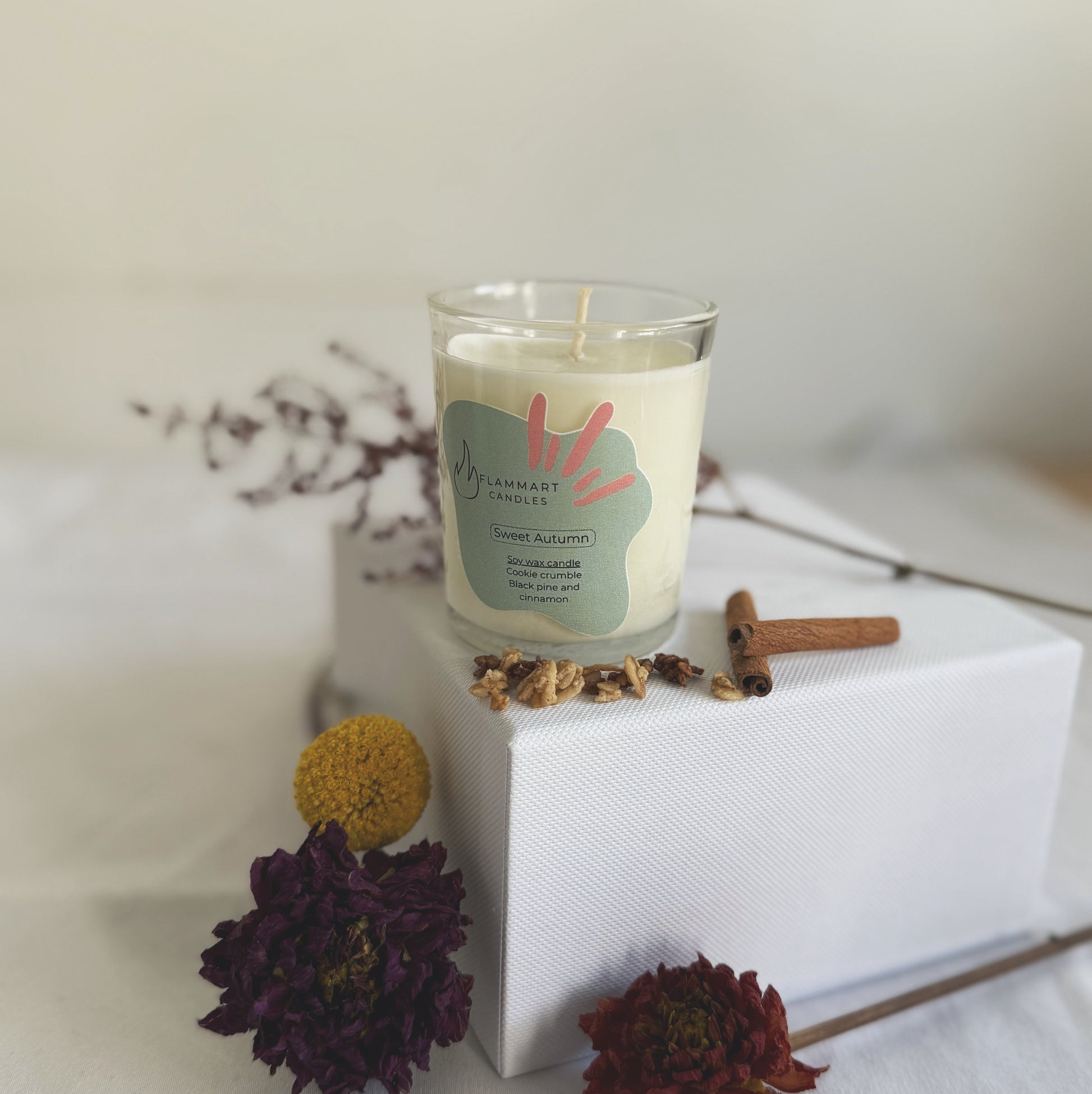 Sweet Autumn candle by Flammart — double-aroma soy candle with Cookie Crumble, Cinnamon and Black Pine.